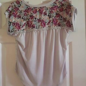 Womens/Juniors short sleeve top